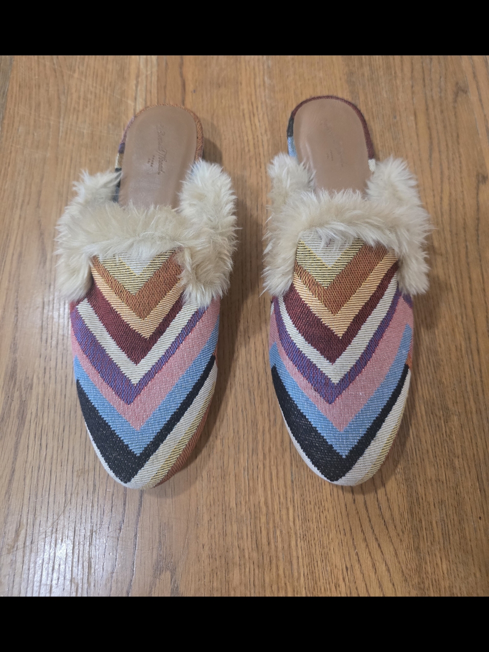Universal Thread Multicolor Chevron Faux-Fur Backless Mules Flats - Size 8